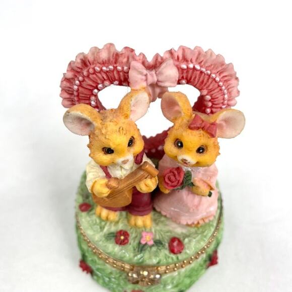 Valentines Mouse Mini Trinket Box - Picture 2 of 7